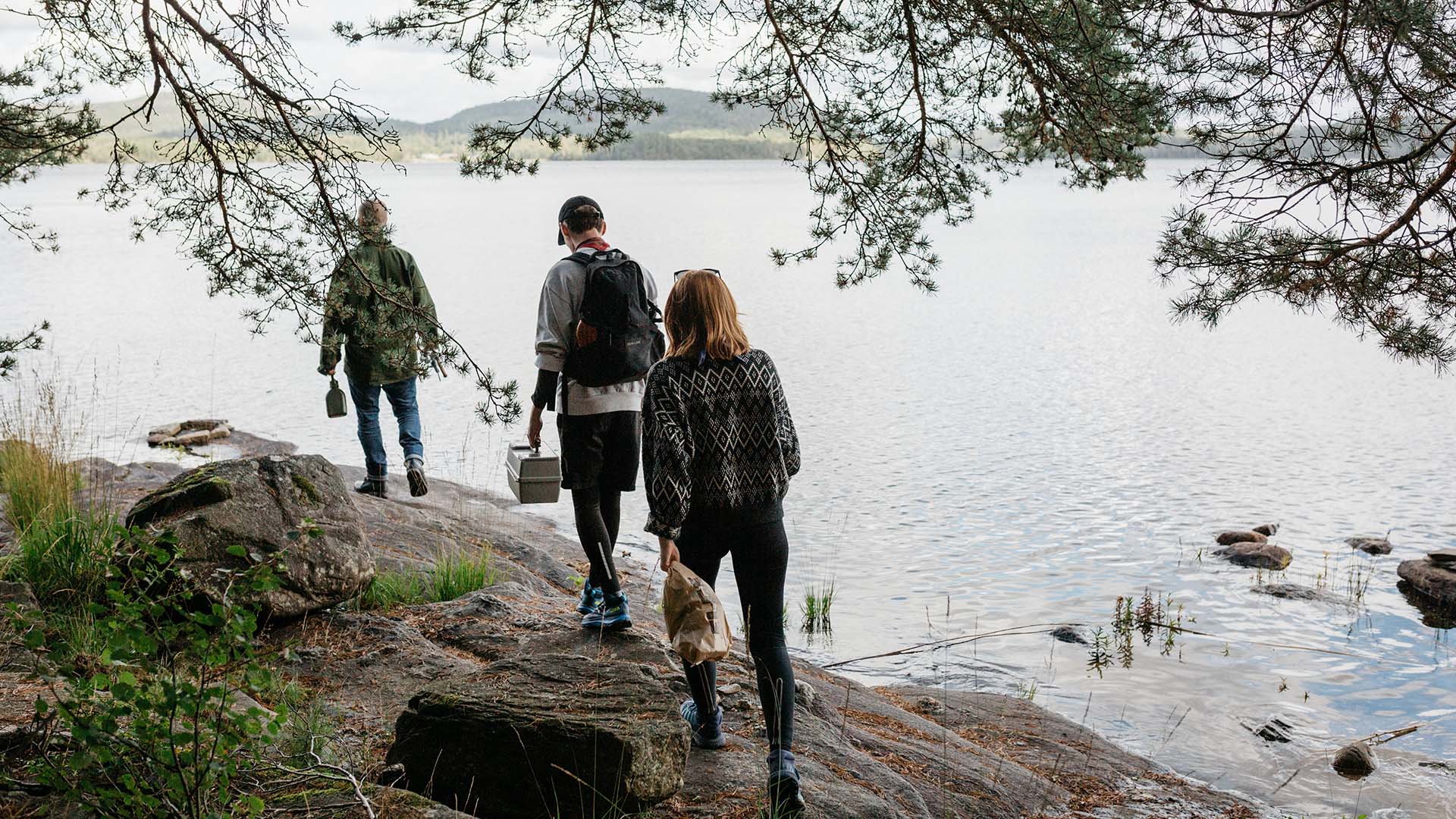 Fotograf: Amanda Falkman
Bildbyrå: Johnér Personer som går på klipphäll