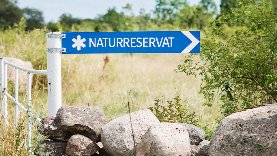 Photographer: Sofia Byström
Agency: Johnér Skylt med texten naturreservat