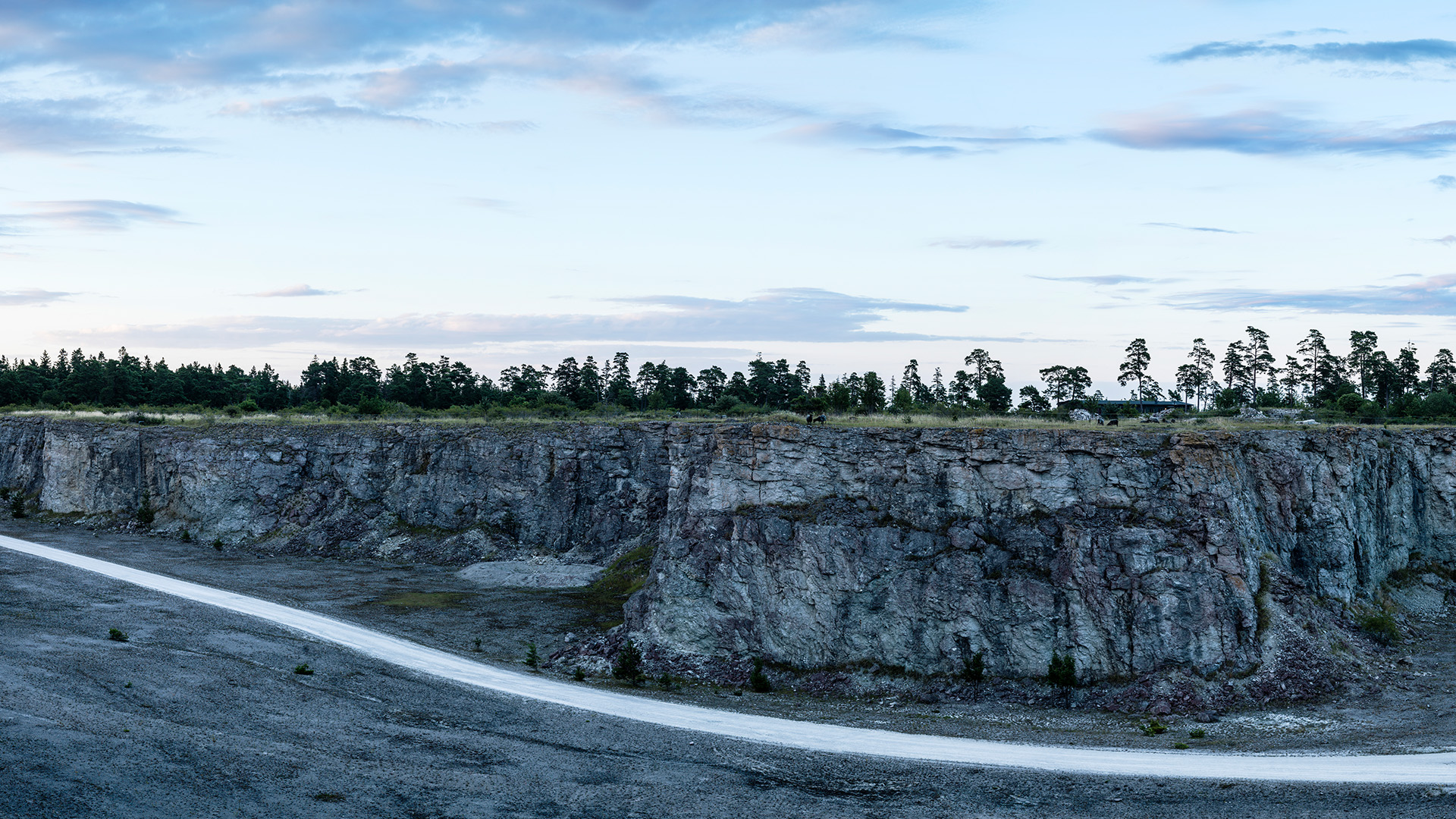 Väg vid kalkbrott, Bungenäs, Gotland
